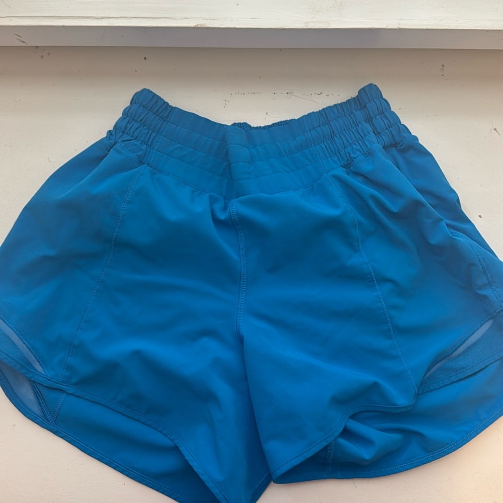 Lululemon Hotty Hots in Poolside 4 inch